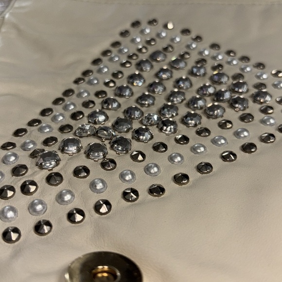 Vintage off white rectangle textured purse - Picture 4 of 7